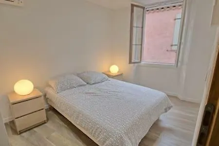 Appartamento 102-Appartement Refait à neuf vieil Antibes Francia