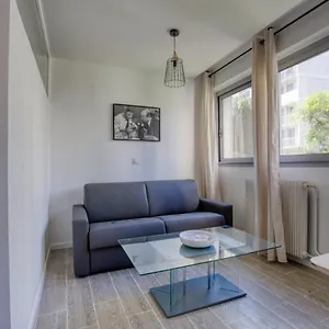 hostnfly-apartments-superb-apartment-near-the-bassin-de.fr-paris.fr/